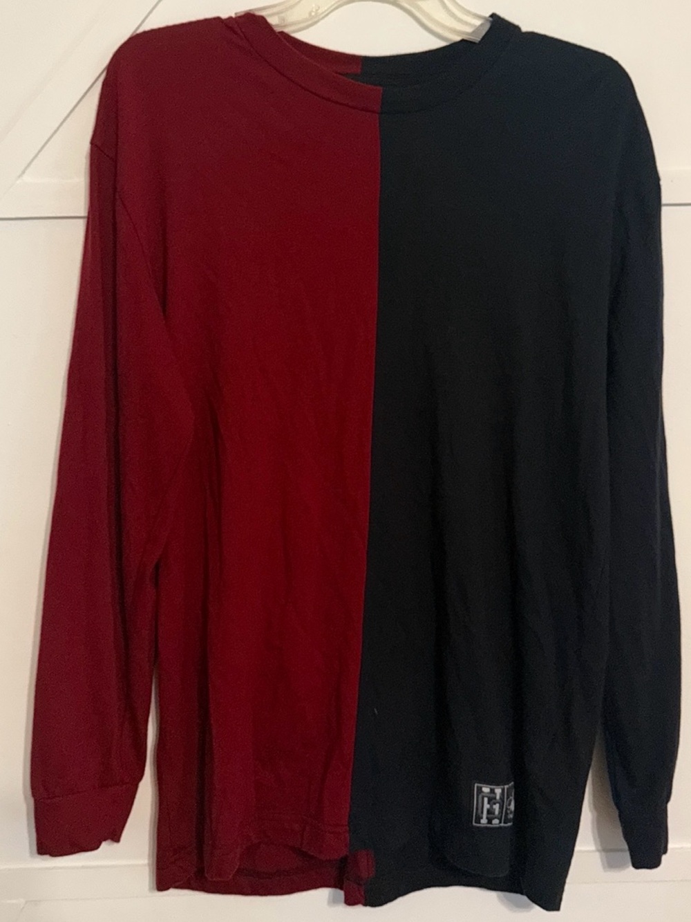 Hollister Men's Red and Black Two-Tone Crewneck Sweater 100%cotton